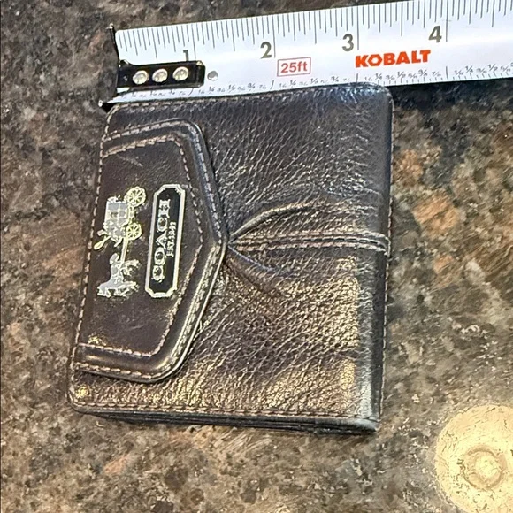 Vintage Coach Black Leather Wallet with Silver Accents - Picture 6 of 10